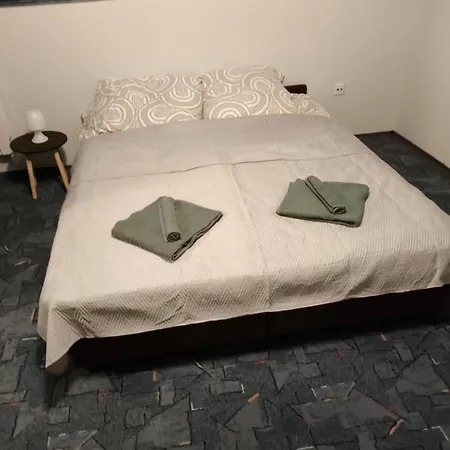 Dom Na Kraju * Lomnica Zdroj