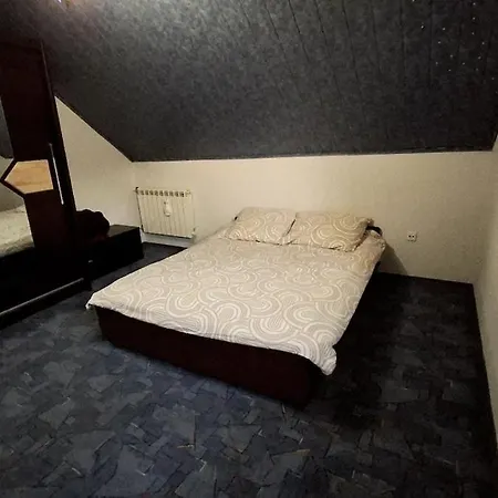 Dom Na Kraju Apartment